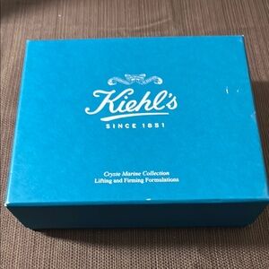 Kiehl's Vibrant Blue Gift Box
